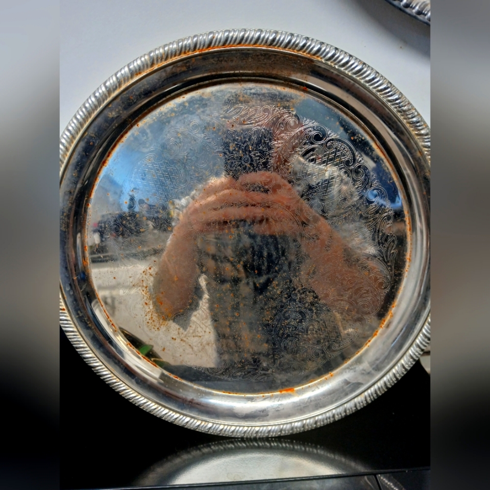 Serving trays of metal/silver